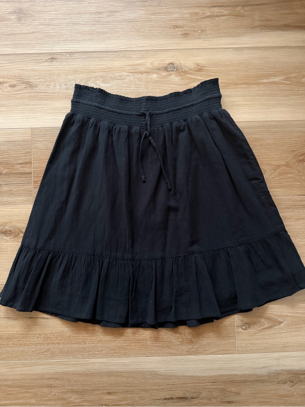 Old Navy Black Ruffled Waistband Skirt - Women, size Medium Tall
